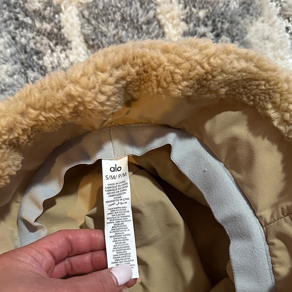 ALO Yoga Cream Sherpa Bucket Hat - Picture 2 of 4